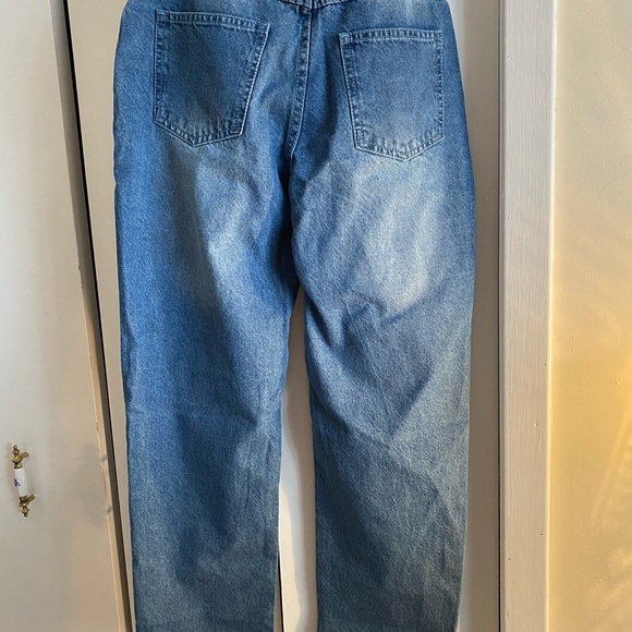 Jeans - Picture 1 of 3